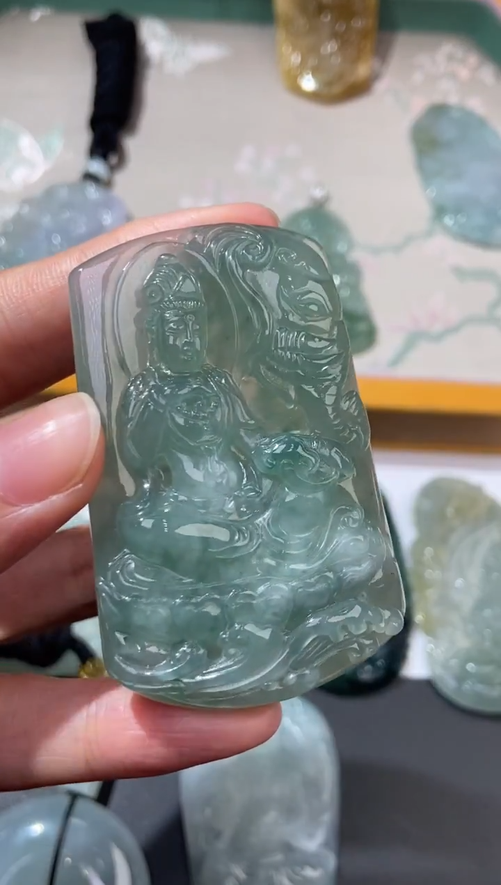 未镶嵌挂件翡翠371866   多人 