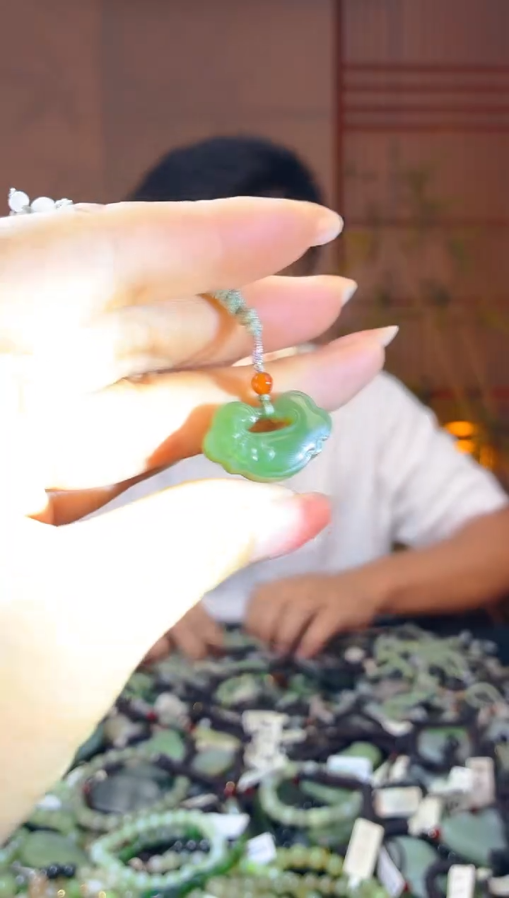 和田玉未镶嵌颈饰多样性发货，拍一发一