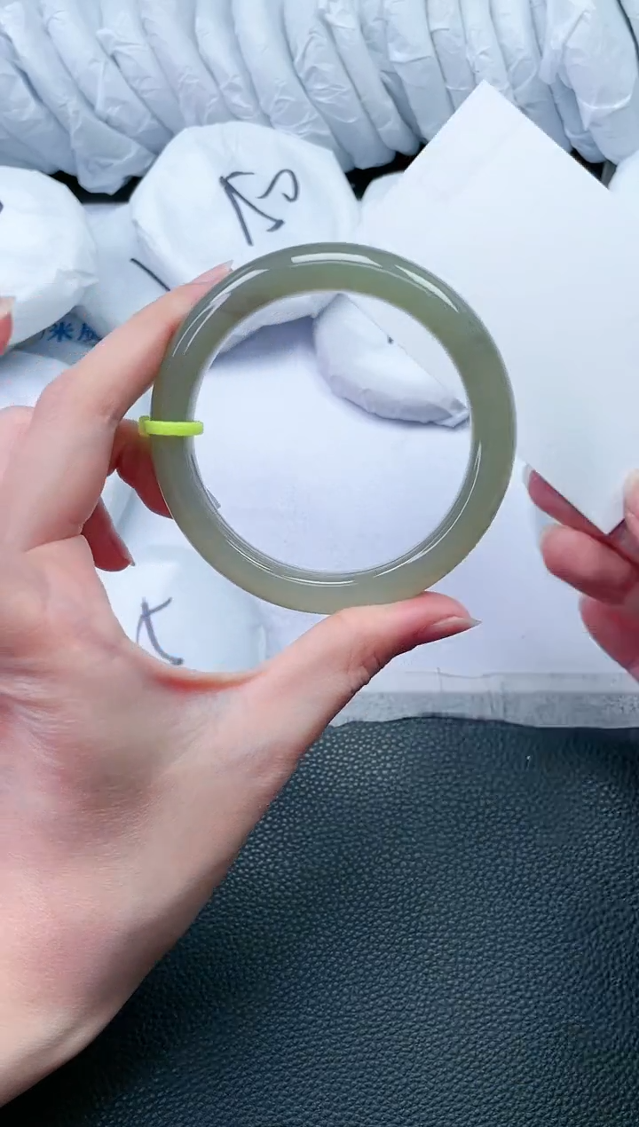 【闪购商品】和田玉手镯未镶嵌N06