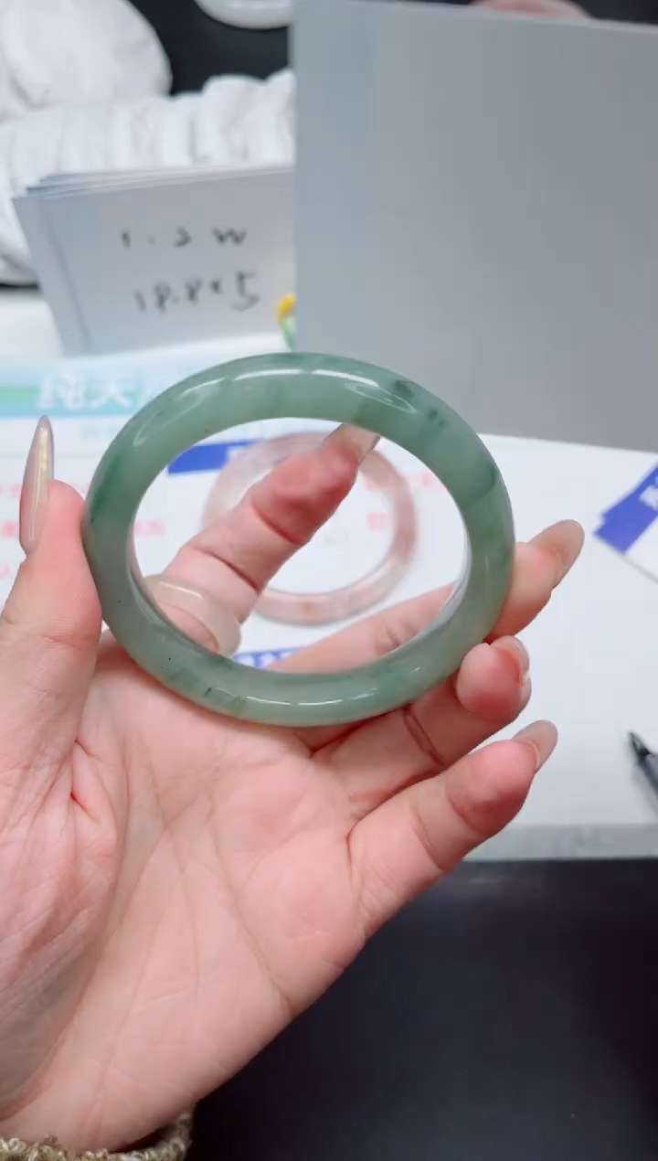 【闪购商品】石英质玉手镯未镶嵌578-58.1