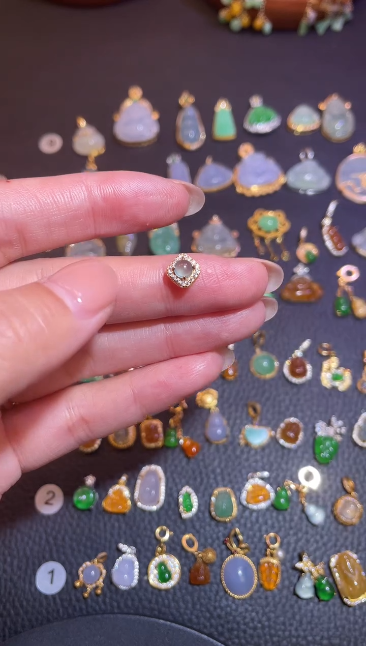 颈饰银S925镶嵌翡翠a货翡翠