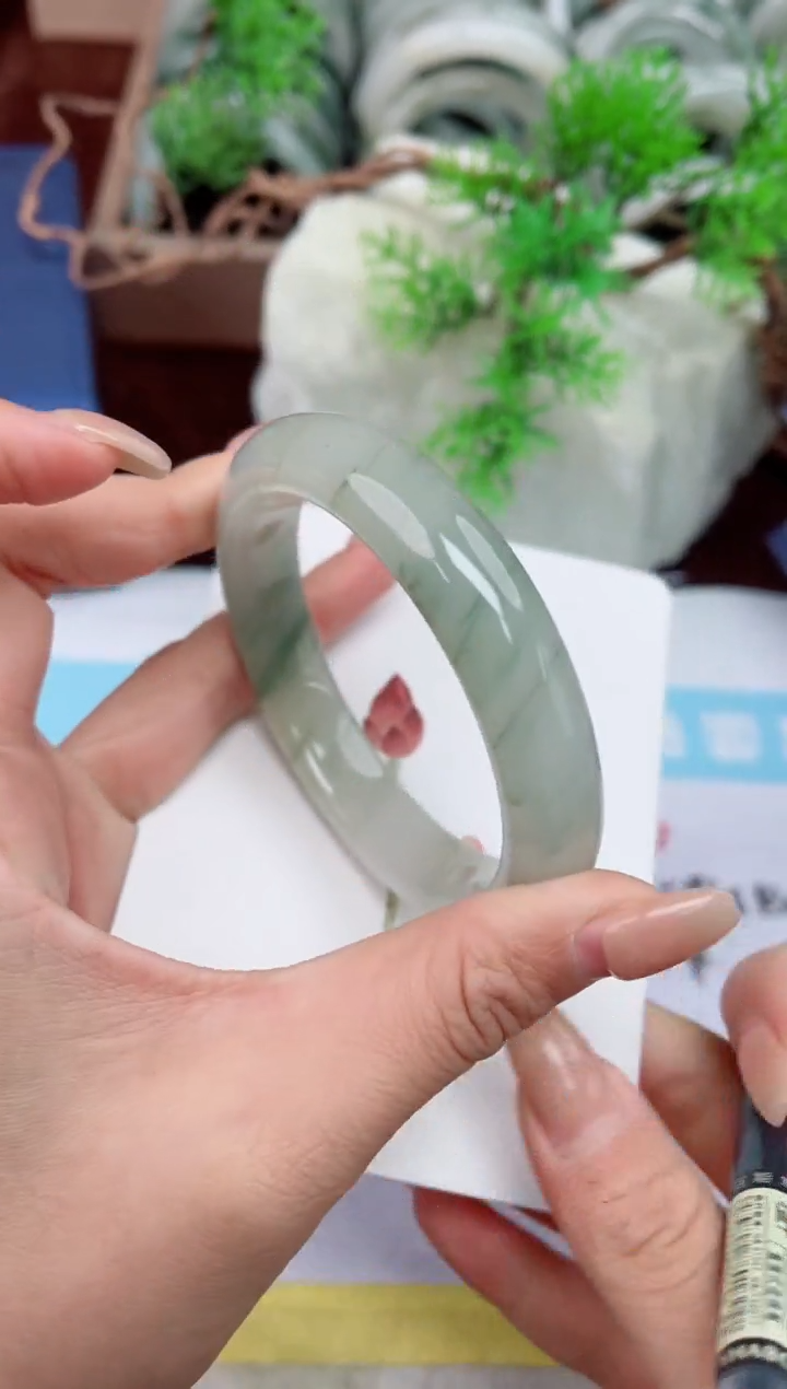 【闪购商品】石英质玉手镯未镶嵌33