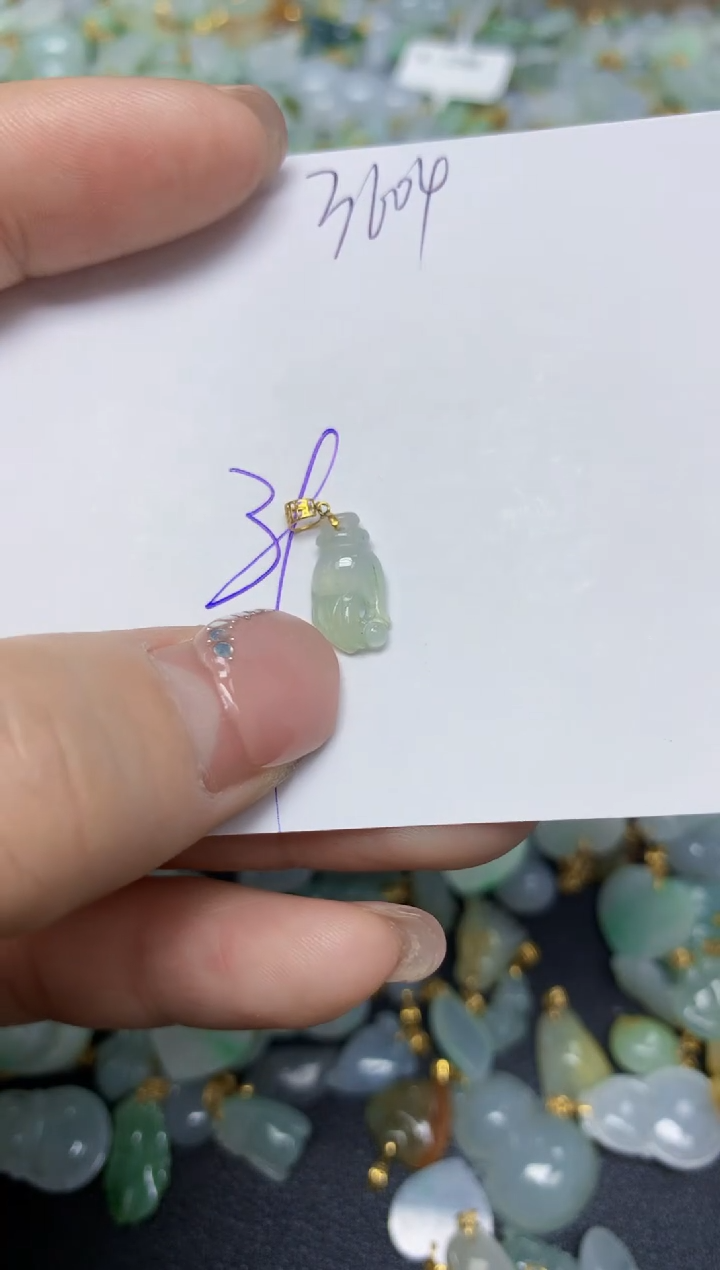 【闪购商品】翡翠挂件18K金镶嵌 天然翡翠A货