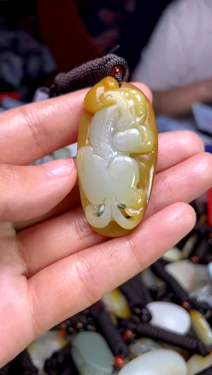 和田玉未镶嵌颈饰1