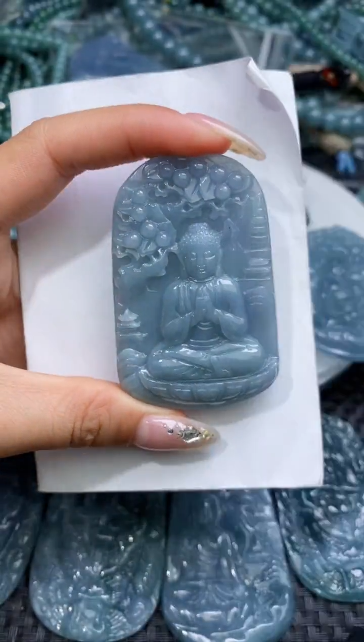 【闪购商品】翡翠颈饰未镶嵌          