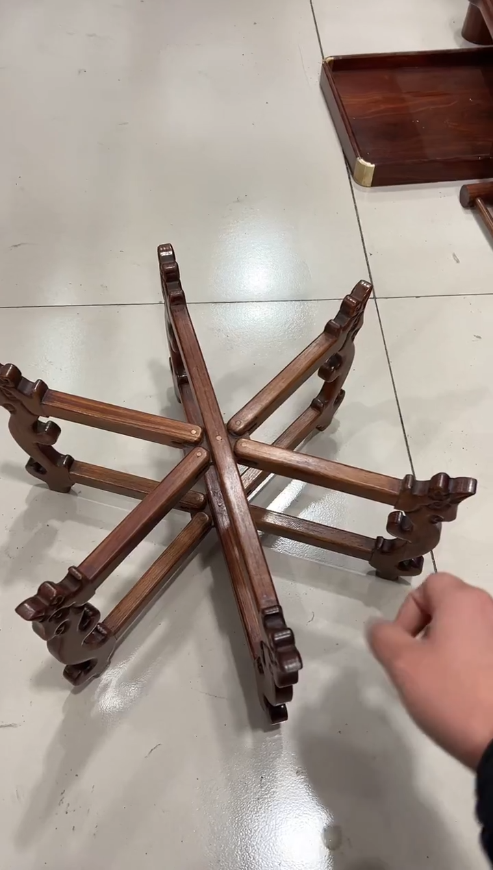 凤头六足笔洗架1