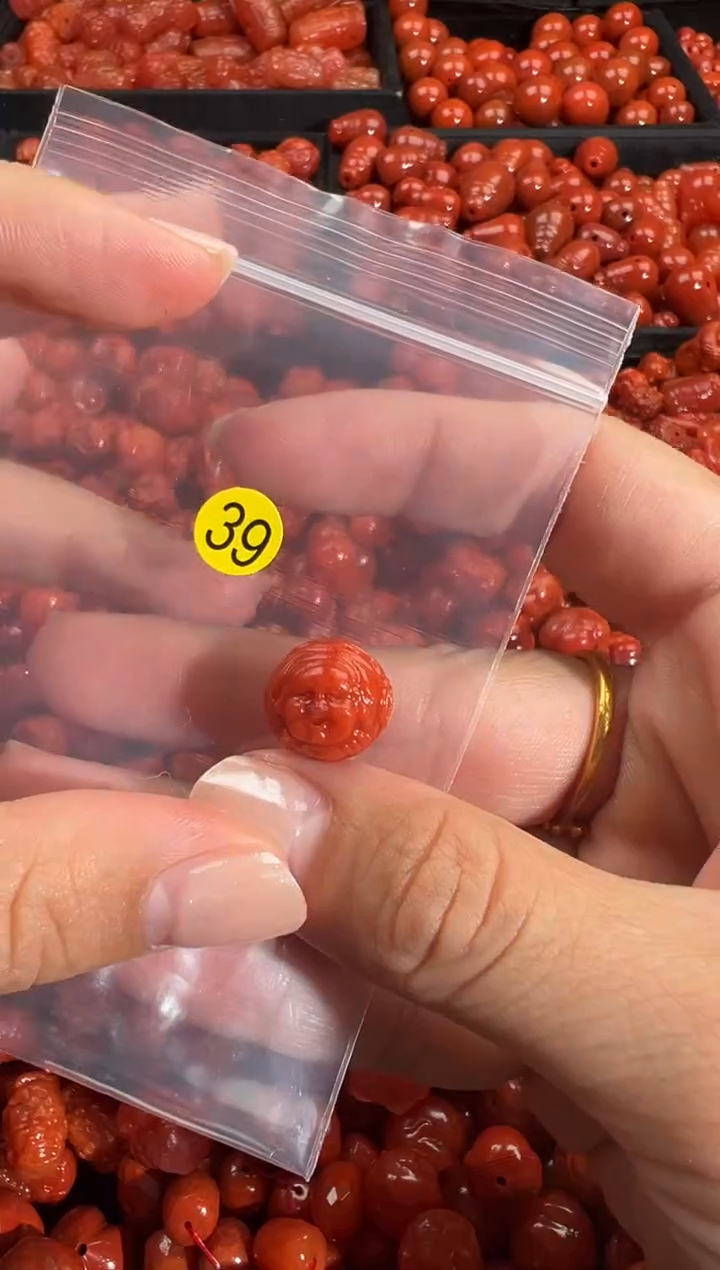 颈饰未镶嵌南红玛瑙1