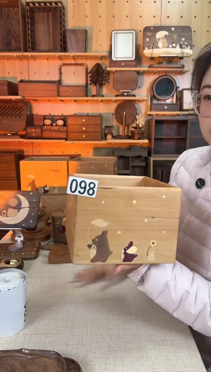 木098微瑕樱桃木龙猫方形收纳筐微瑕