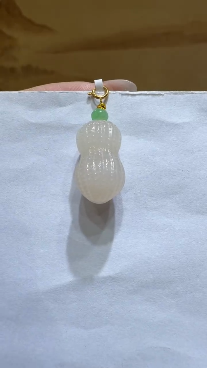 颈饰18K金镶嵌和田玉挂件