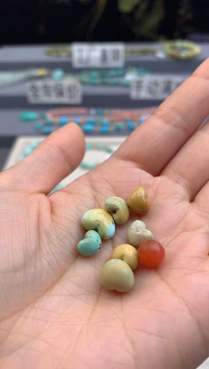 未镶嵌爱心一手南红玛瑙茜.F131