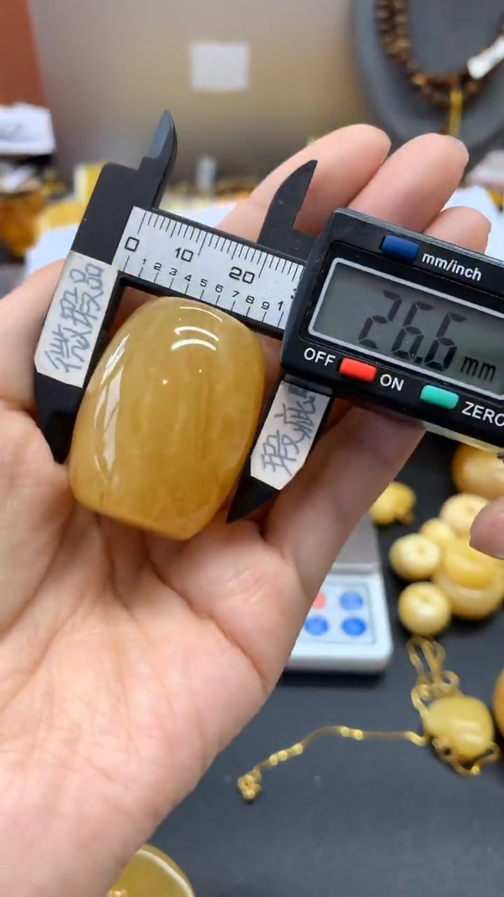 【闪购商品】未镶嵌琥珀珠宝奇石2517微瑕