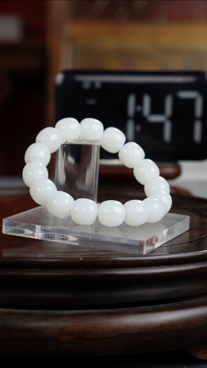 未镶嵌和田玉挂件龙**饰1