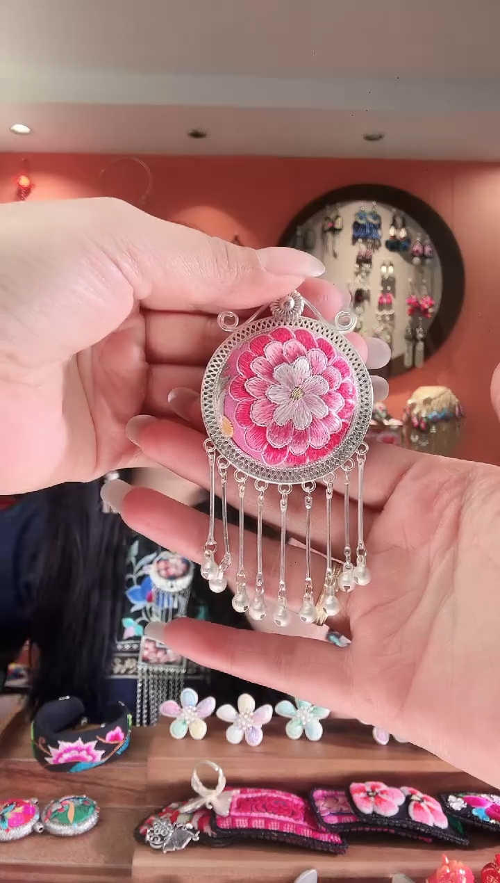 非遗苗绣刺绣首饰48