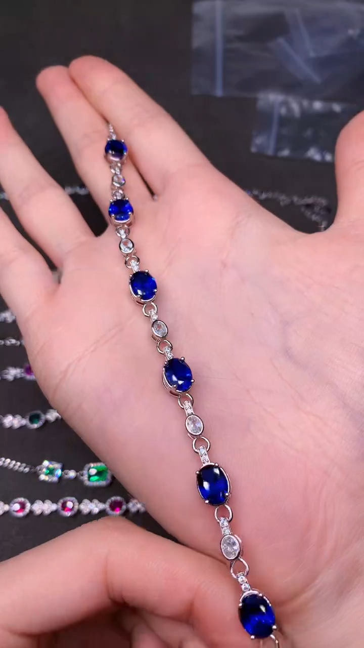 【闪购商品】蓝宝石手链银S925镶嵌.........