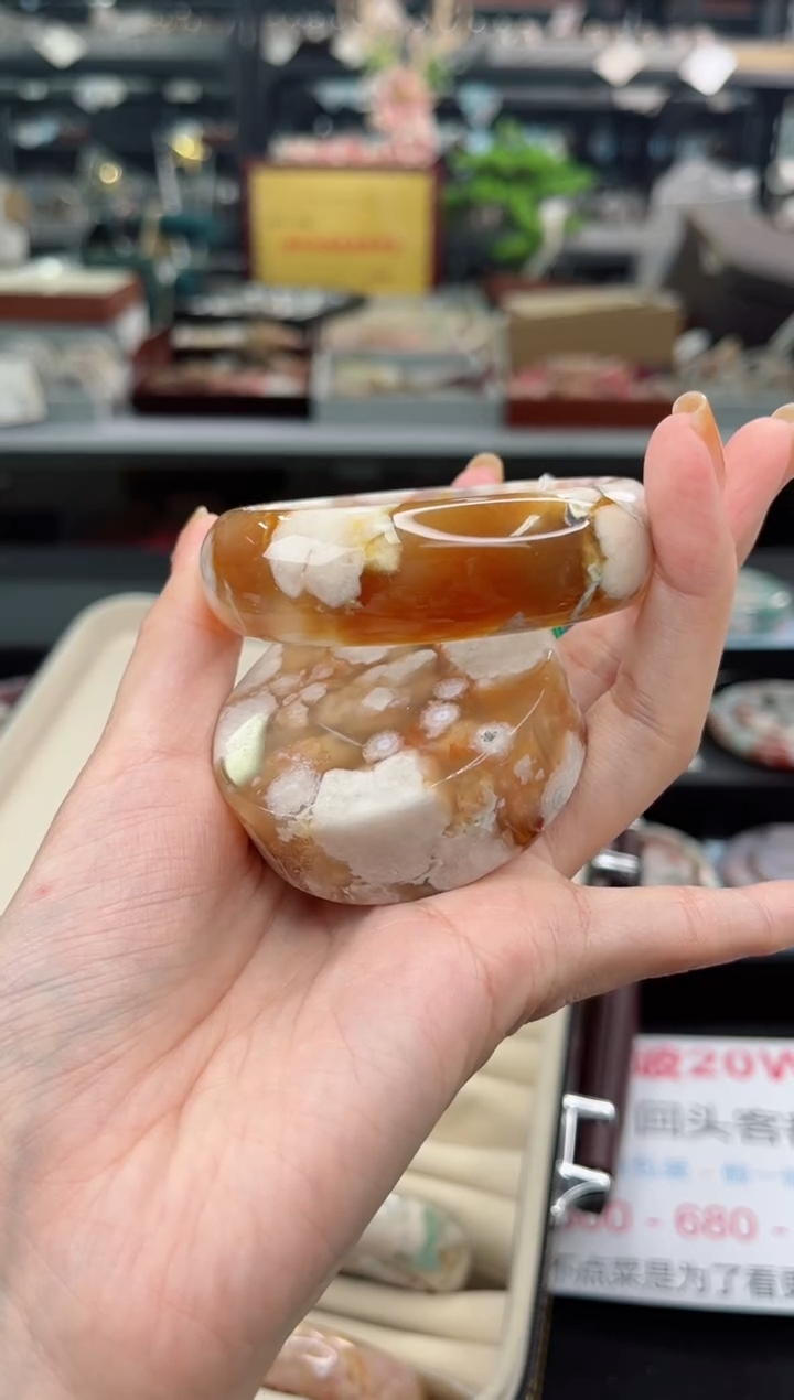【闪购商品】石英质玉手镯未镶嵌58圈口（赠品镯心）6230797