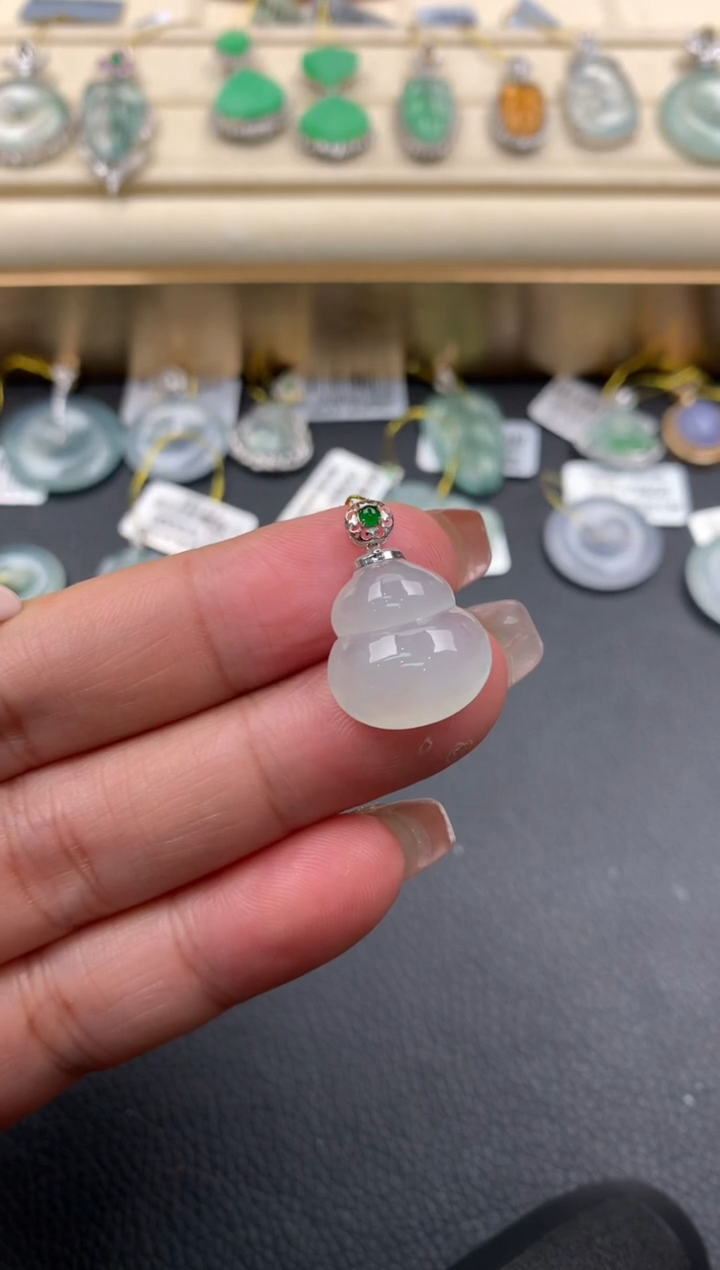 【闪购商品】翡翠颈饰18K金镶嵌D667