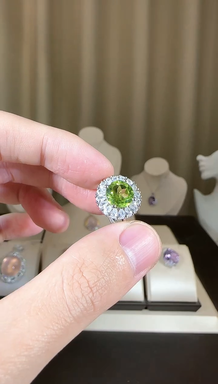 【闪购商品】橄榄石戒指银S925镶嵌8mm精致