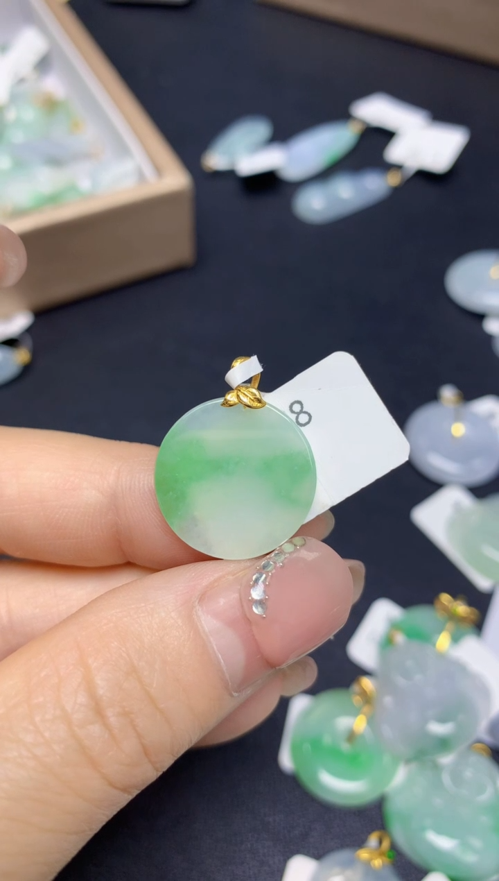 【闪购商品】翡翠挂件18K金镶嵌 天然翡翠A货