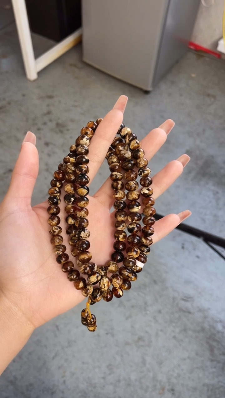 【闪购商品】琥珀裸石未镶嵌9+溶洞108