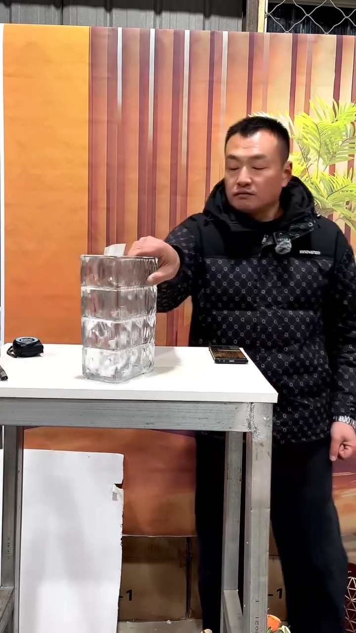 【闪购商品】玻璃022透明色方形卢梭24高