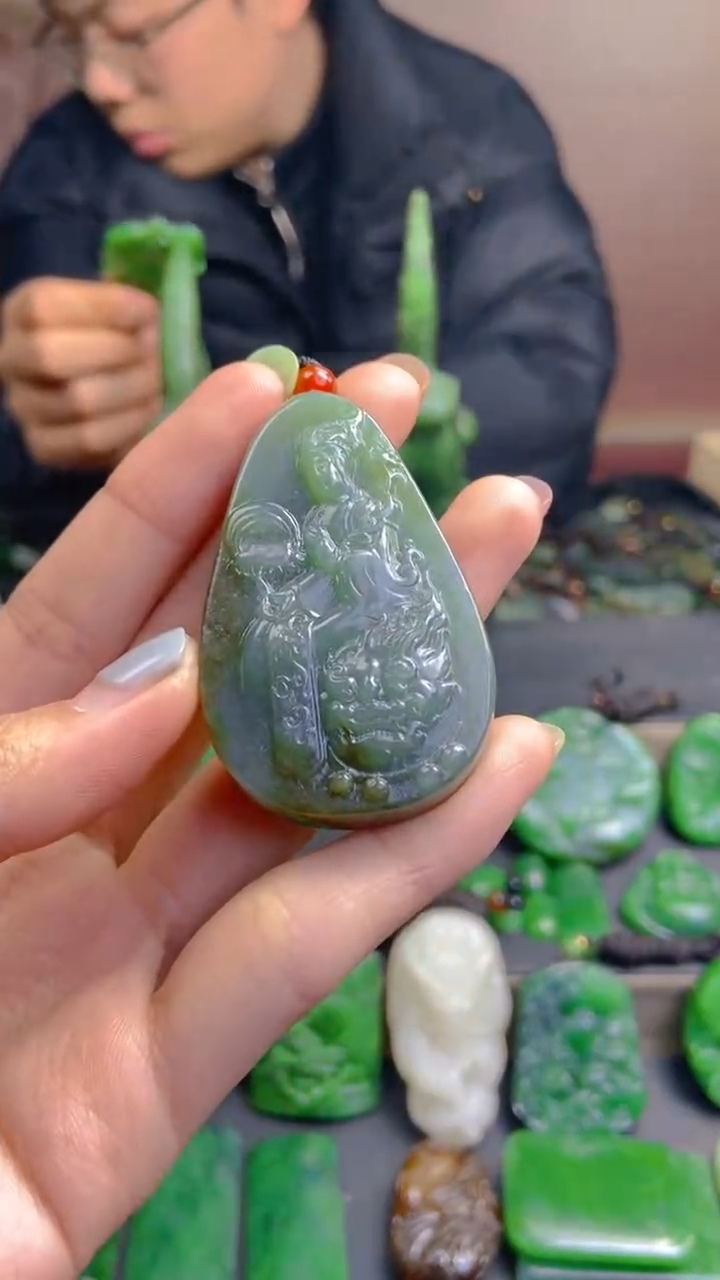 颈饰未镶嵌和田玉1