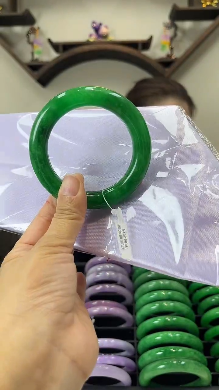 【闪购商品】砖雕闪31 冰辣阳绿圆条手镯  圈口57.8