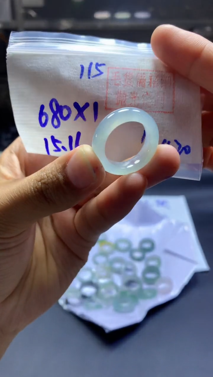 定制翡翠未镶嵌戒圈#680元-毛货需精细抛光