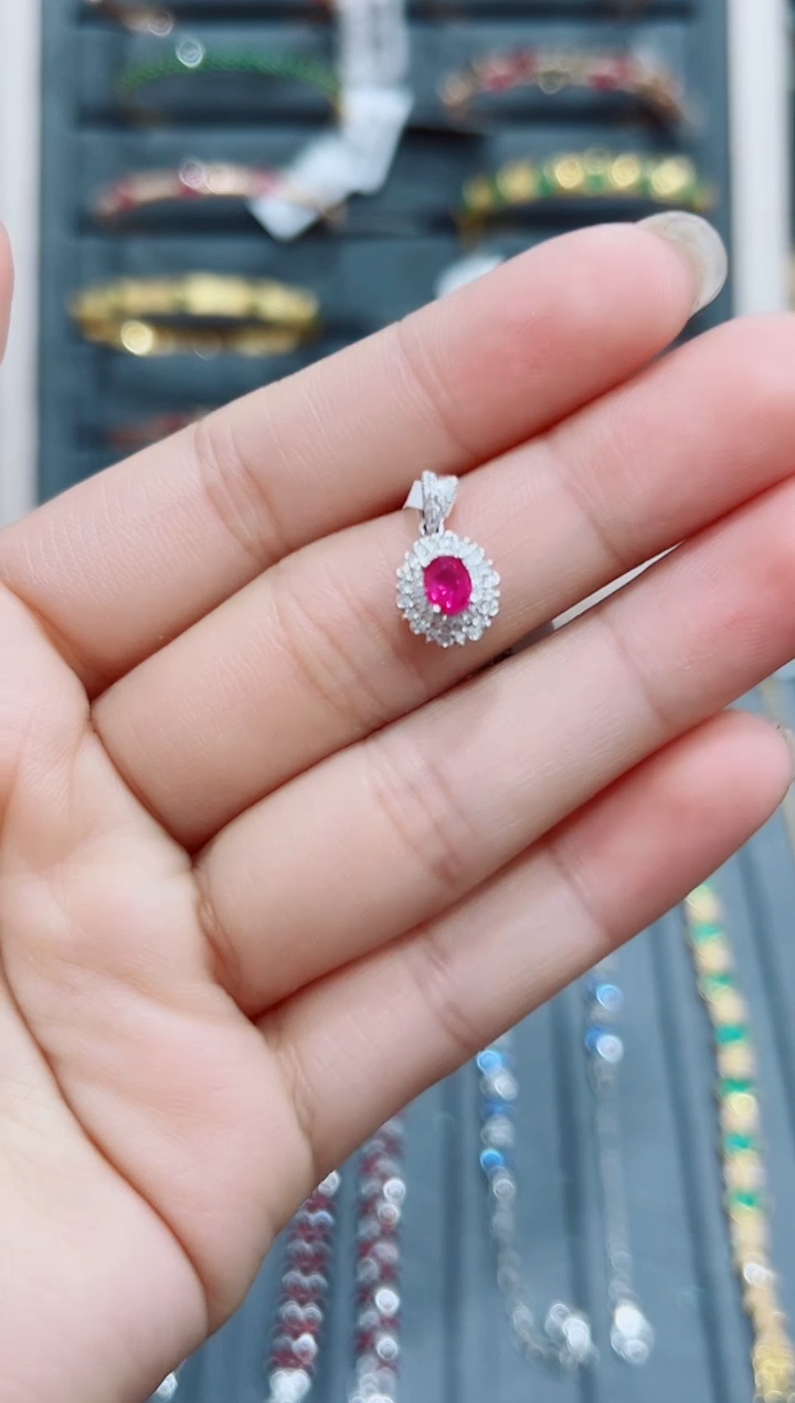 【闪购商品】红宝石吊坠18K金镶嵌·