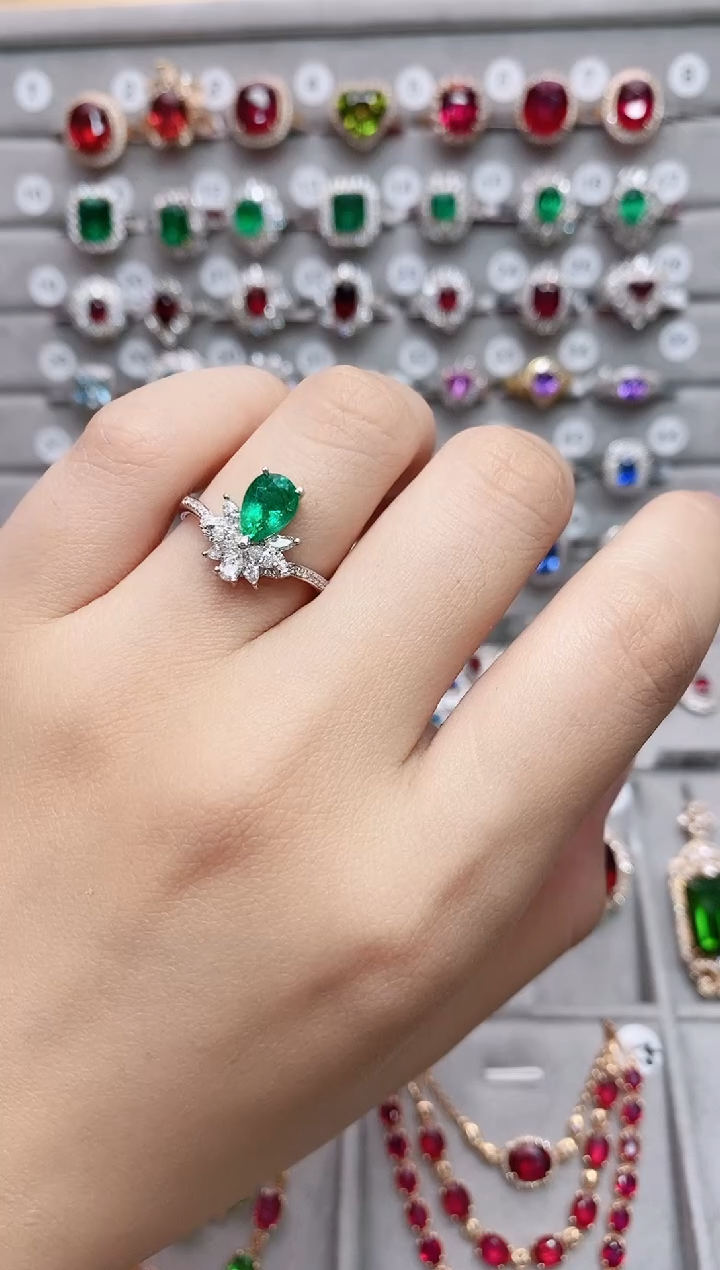 【闪购商品】祖母绿18K金戒指18K金镶嵌·