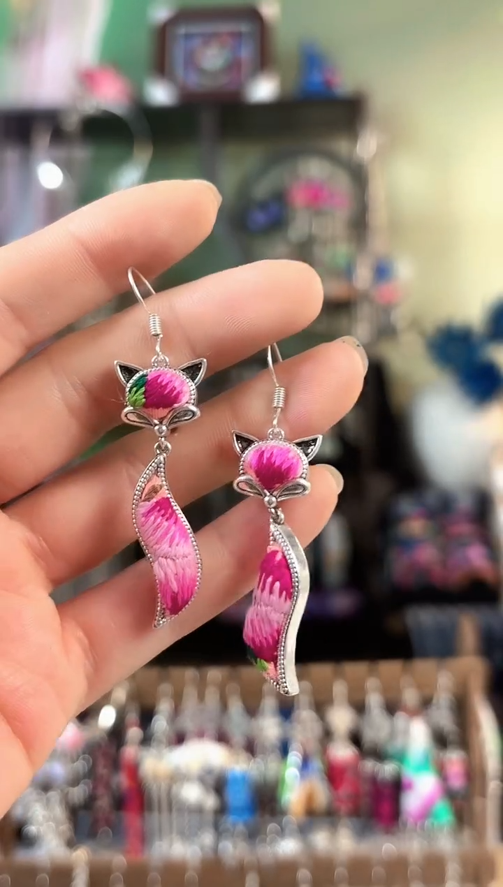 彩云南阁非遗老绣苗银饰品719