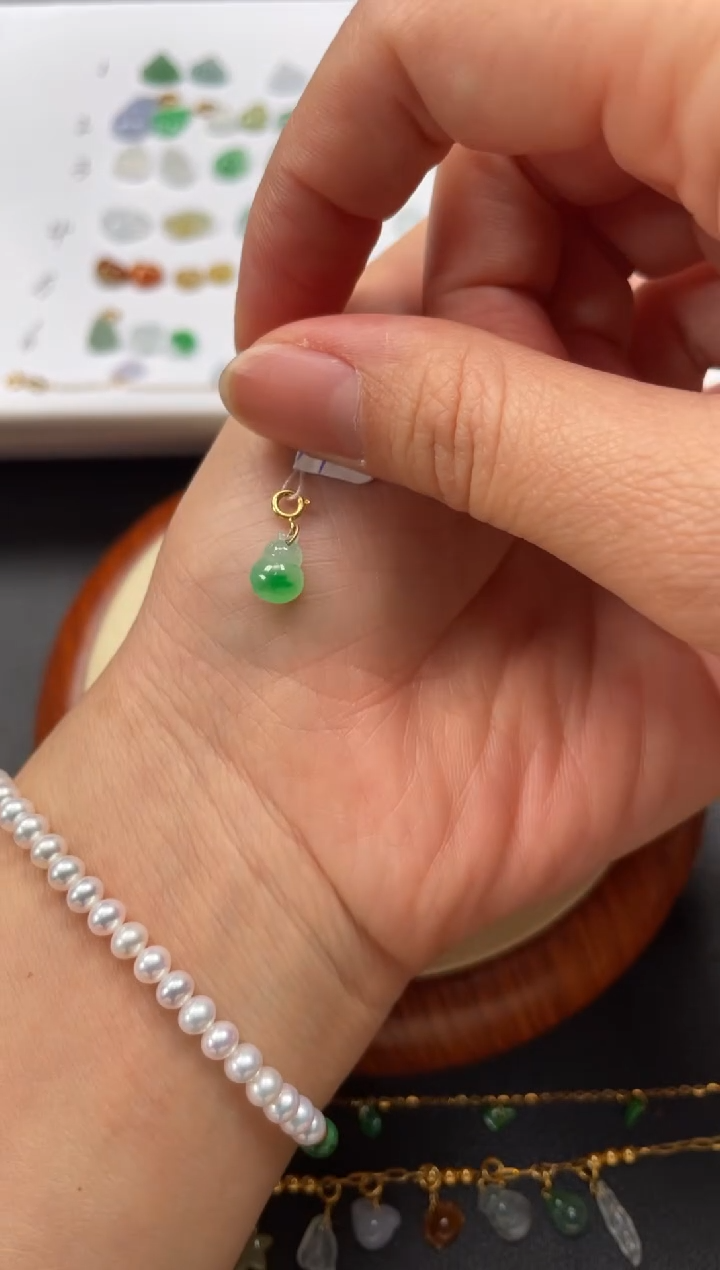 吊坠(不含链)18K金镶嵌翡翠一个JK636