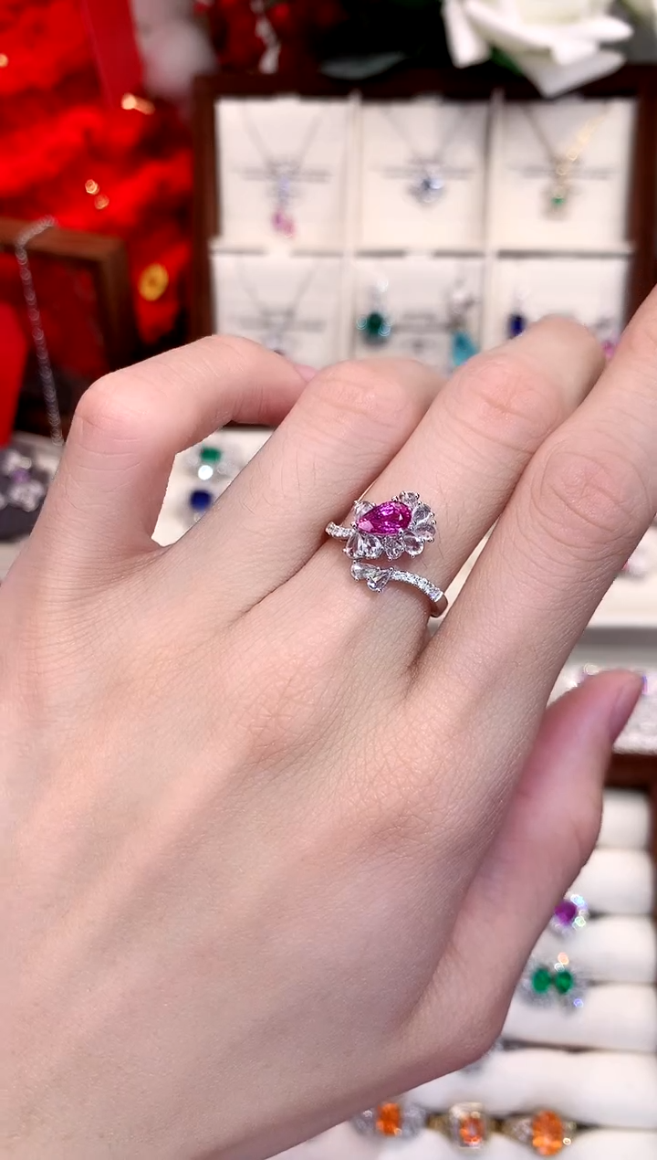 【闪购商品】彩色蓝宝石戒指18K金镶嵌0.88ct/天然宝石/七天无理由