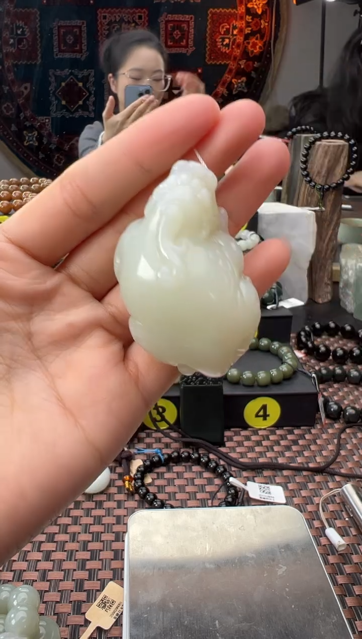 吊坠(赠链)未镶嵌和田玉音*于田料貔貅吊坠