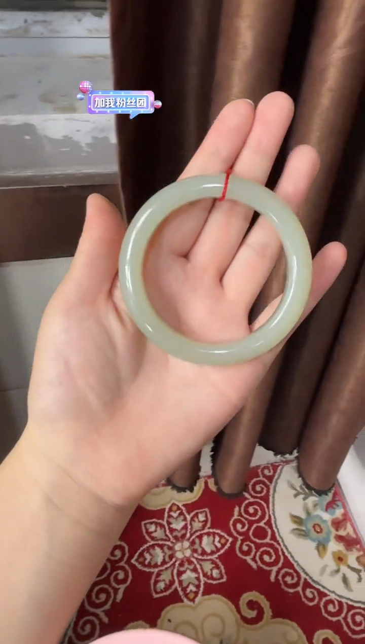 【闪购商品】和田玉手镯未镶嵌且末微色差近矿57+