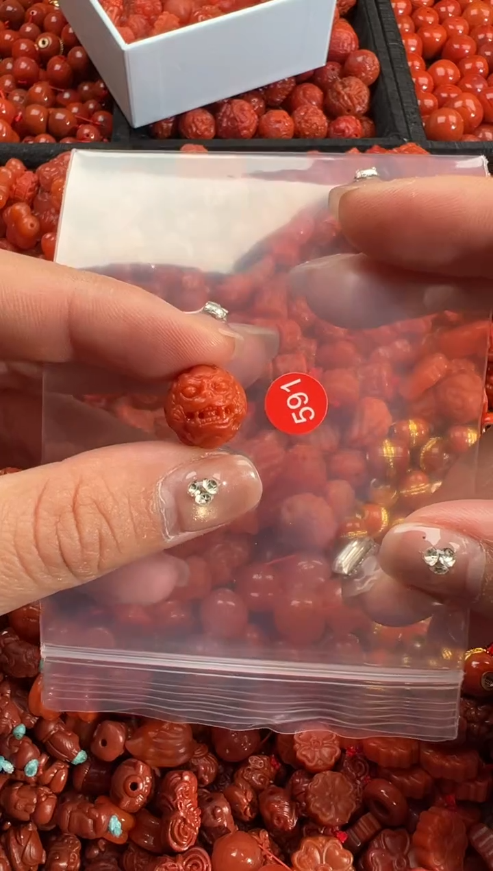 南红玛瑙未镶嵌颈饰4