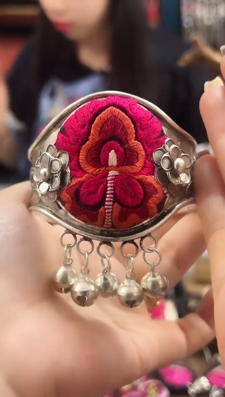 【闪购商品】织绣民族风老绣饰品513