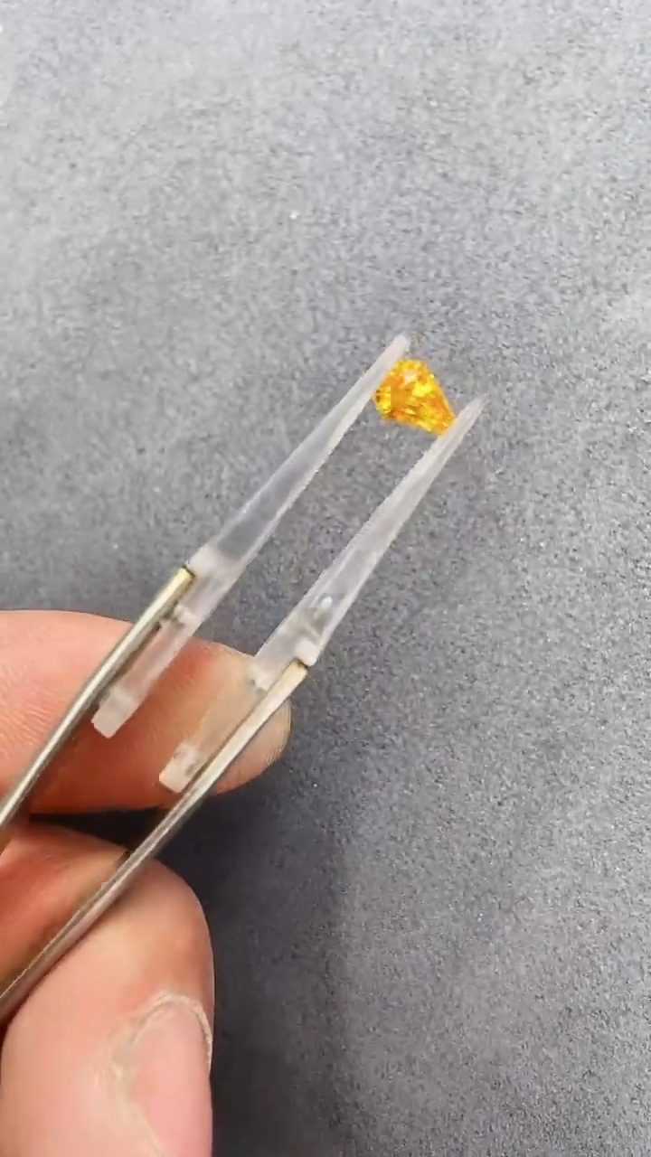 【闪购商品】彩色蓝宝石裸石未镶嵌1.03