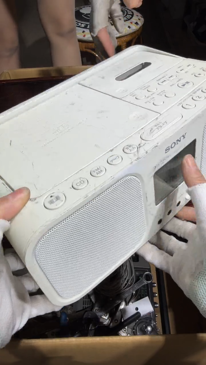 8新陈* 004   中古商品，瑕疵品，不保好坏。