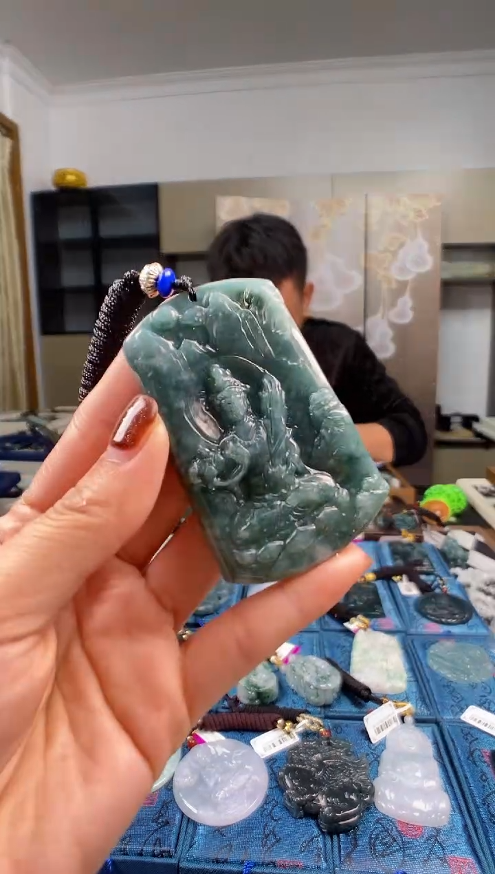 颈饰未镶嵌翡翠多样性发其一