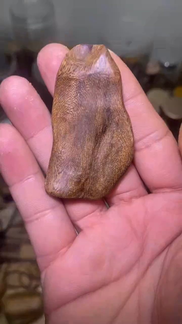 【闪购商品】沉香吊坠惠安原材料沉水7克