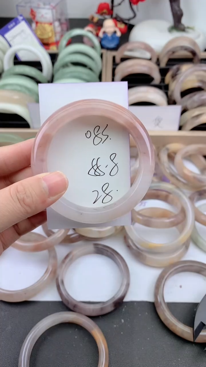 未镶嵌手镯石英质玉083