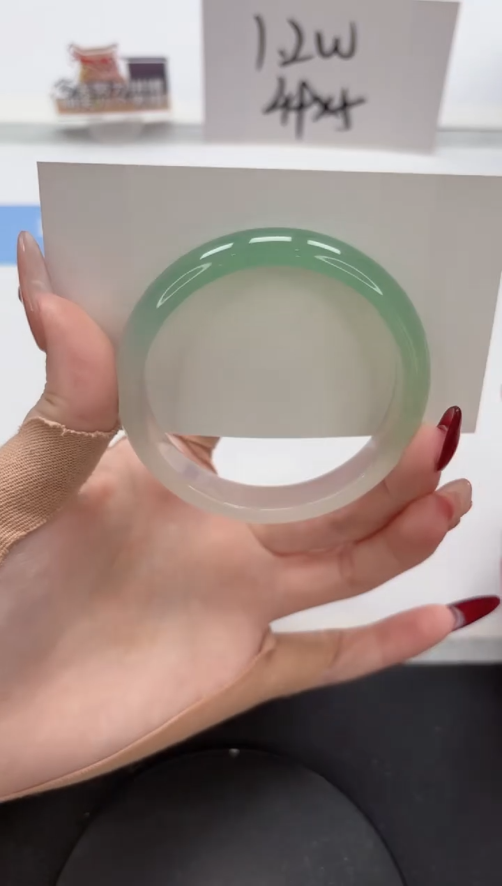 【闪购商品】石英质玉手镯未镶嵌A226-56-57