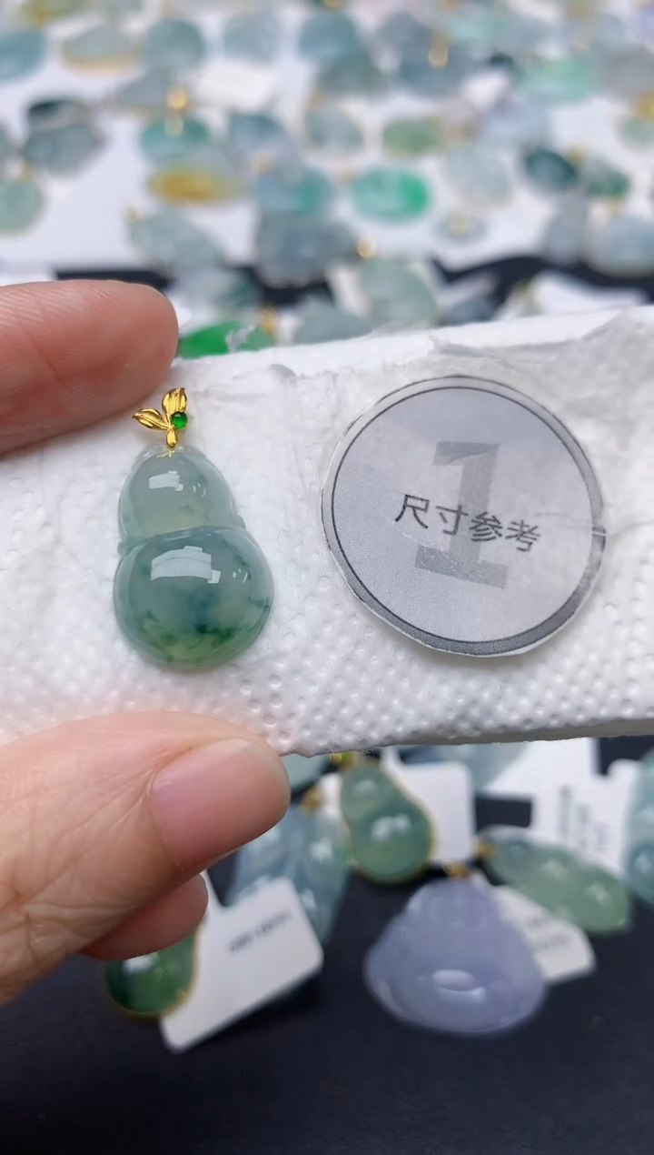 颈饰18K金镶嵌翡翠天然缅甸A货翡翠