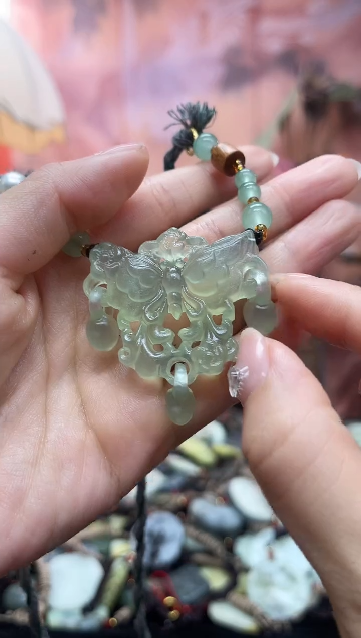 未镶嵌岫玉吊坠·