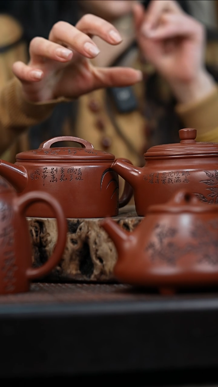 宜兴岁颐传砂原矿全手12梅兰竹菊一套