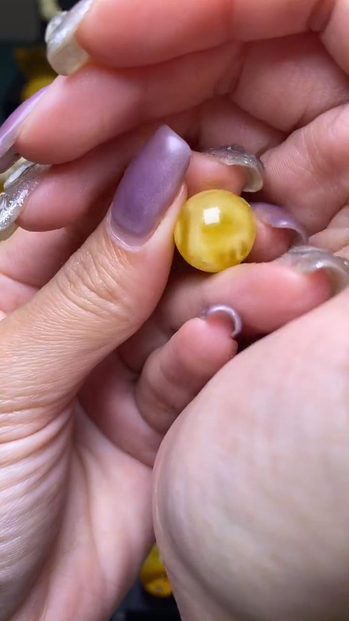 【闪购商品】琥珀裸石未镶嵌葵. 70