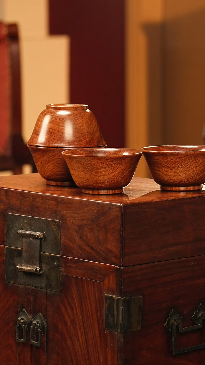 春**动黄花梨金饭碗一套四只