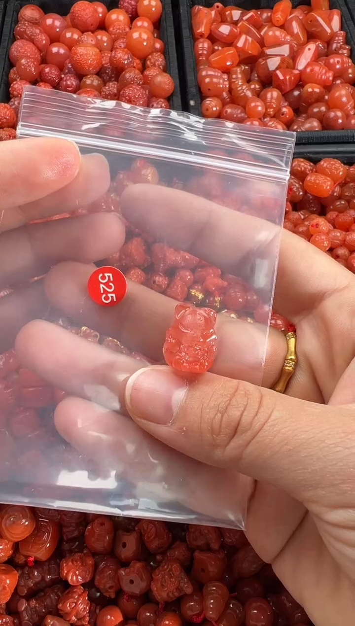 【闪购商品】南红玛瑙颈饰未镶嵌1