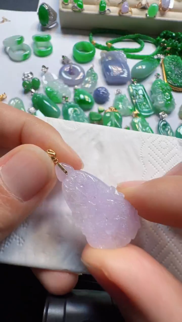 吊坠(不含链)18K金镶嵌翡翠520