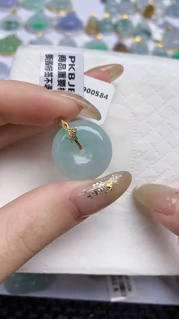 【闪购商品】翡翠颈饰18K金镶嵌天然A货翡翠 17